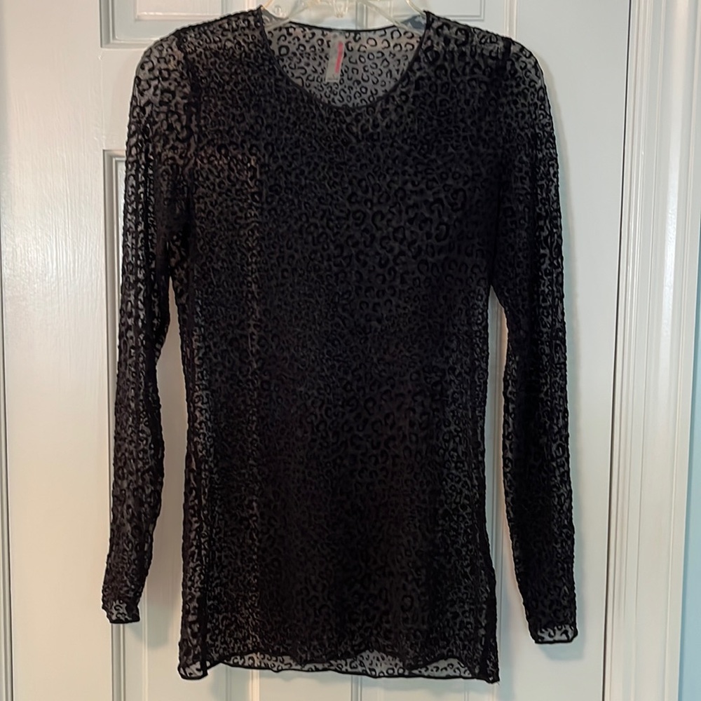 NWOT - Commando sheer tee.  Wear alone or as layer.  Super pretty sheer pattern